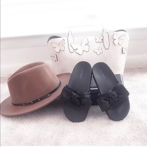 STEVE MADDEN BOW SLIDES